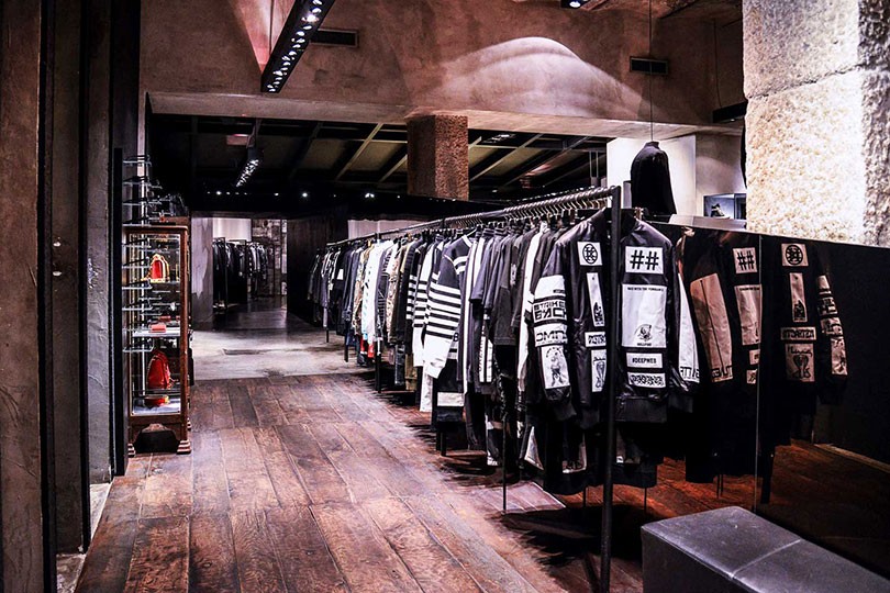 Antonioli Milano - Abbigliamento Uomo Donna a Milano | ShoppingMap.it