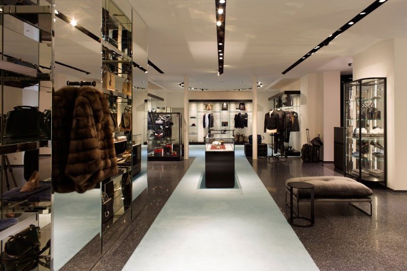 Phone Number Locator >> 400 m2 - Clothing store in Marseille | YourShoppingMap.com Phone Number Locator >> 400 m2 - Clothing store in Marseille | YourShoppingMap.com