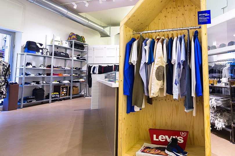 Maison Studio Abbigliamento Uomo Donna A Bisceglie Shoppingmap It