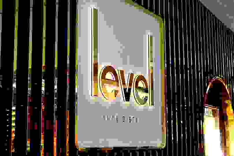 Level Shoe District