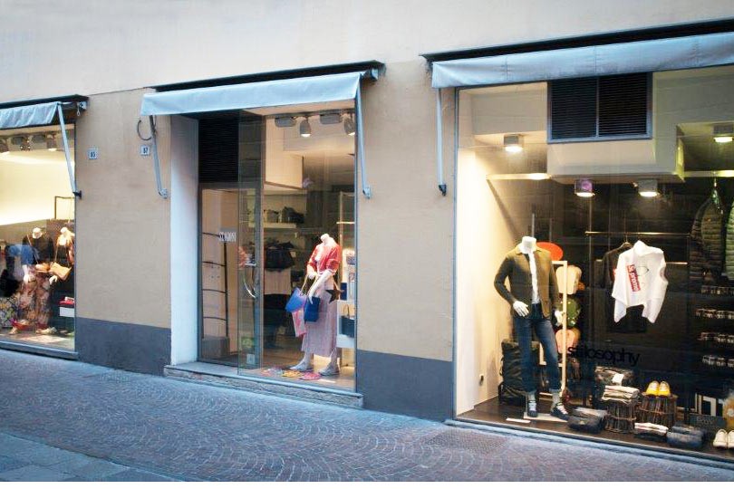Quattro stagioni abbigliamento on sale