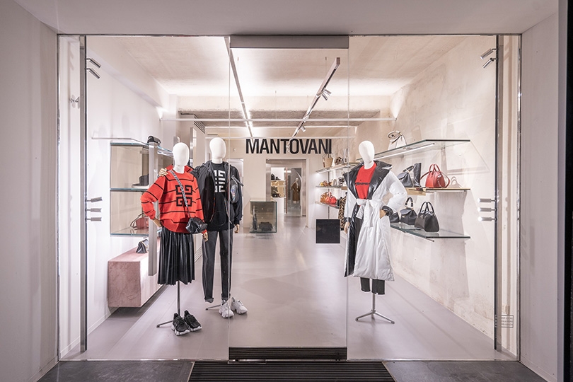 Mantovani 49