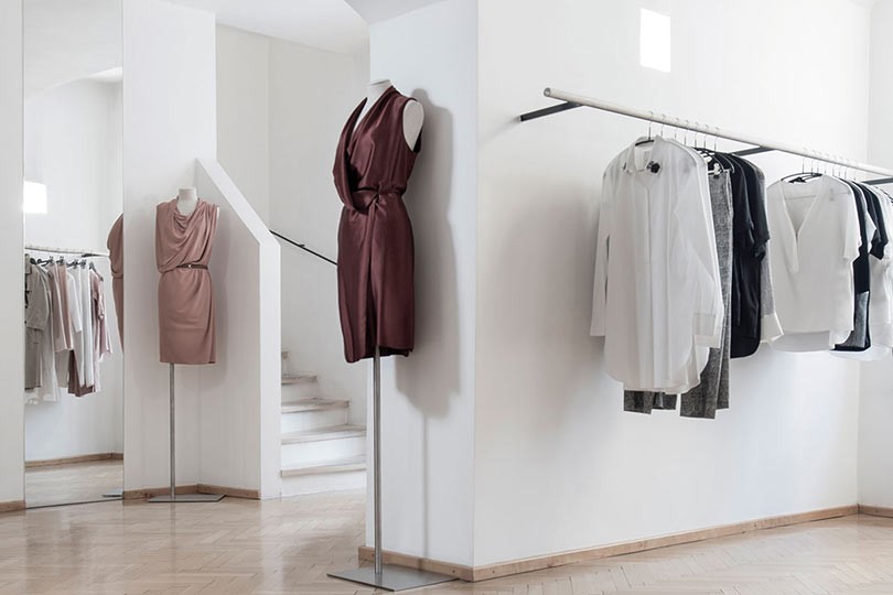 Vogue - Abbigliamento Uomo Donna a Graz | ShoppingMap.it